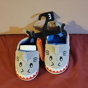 Wonder Nation Boys Shark Slippers, Size 3 NEW